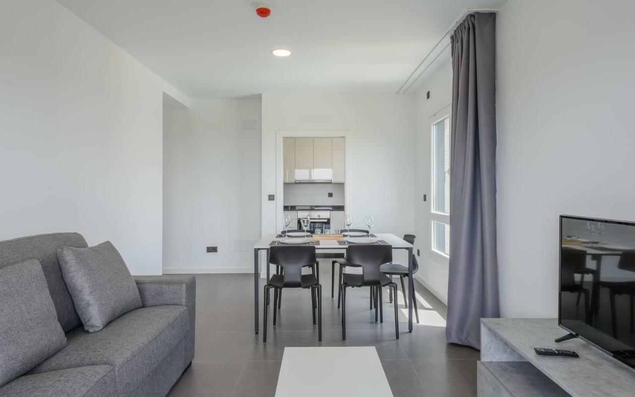 סנשנשו Apartamentos Onzamar מראה חיצוני תמונה